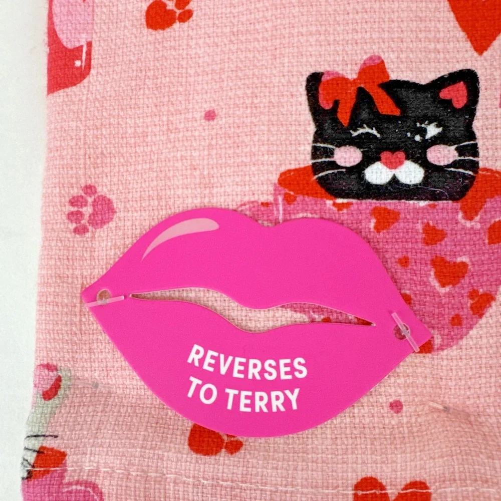 Betsey Johnson kitchen towels cats hearts pink orange valentines 100% cotton new